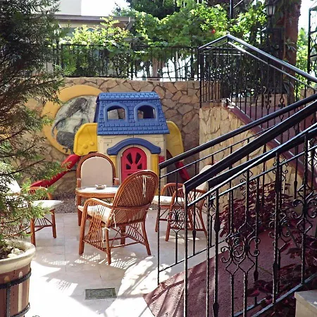 Astoria מלון קמר