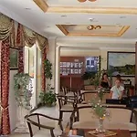 מלון Astoria קמר